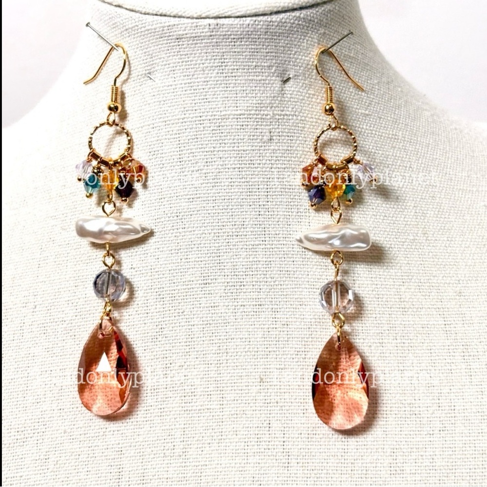 Set of Multicolor Pearl Gold Drop Statement Earring & Bracelet Elegant & Unique - Picture 3 of 10
